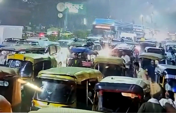 VIDEO: દિલ્હી બ્લાસ્ટનો નવો વીડિયો, ટ્રાફિકમાં થયેલો ભયંકર વિસ્ફોટ CCTVમાં કેદ 1 - image