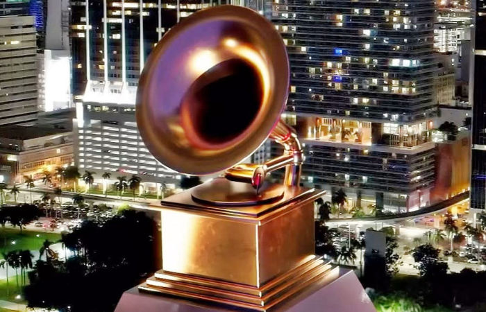 Taylor swift selected as presenter at Grammy awards : Reports