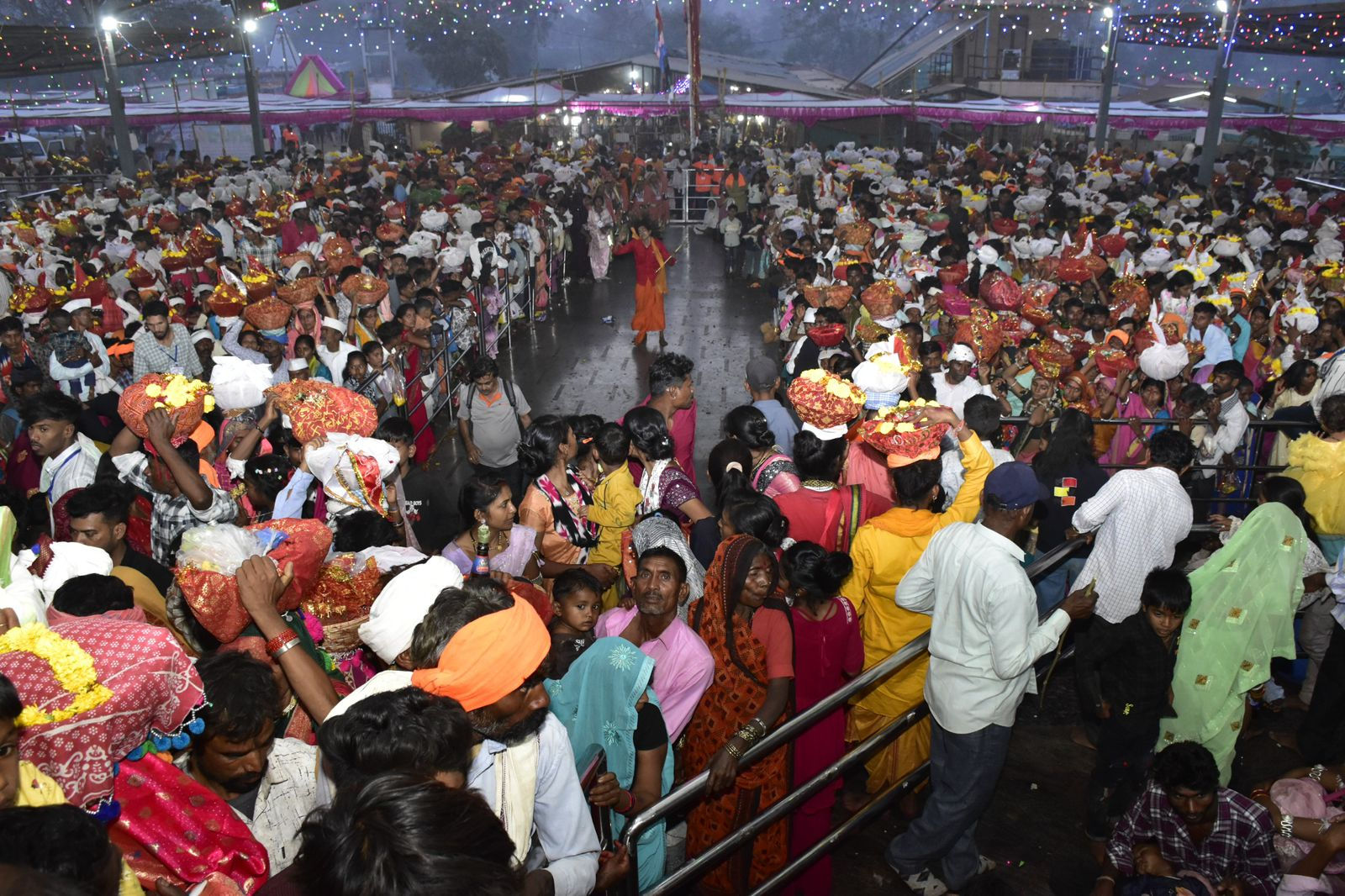 નર્મદા: PM મોદીએ જ્યાં દર્શન કર્યા તે માતા દેવમોગરા ધામનું શું છે મહત્ત્વ, દેખાવમાં નેપાળના પશુપતિનાથ જેવું 3 - image