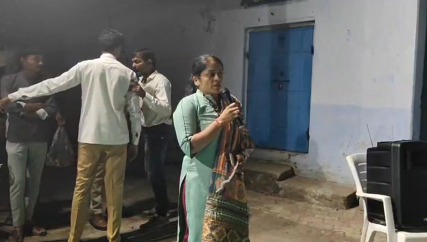 અમરેલીના જીરા ગામની મહિલા સરપંચની અનોખી પહેલ, ક્રાઇમ ઘટાડવા શરૂ કર્યો સુરક્ષાનો નવો અધ્યાય 4 - image