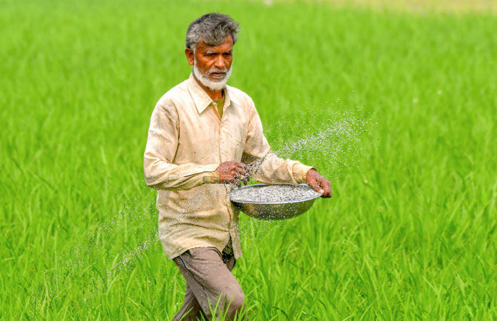 ખરીફ વાવેતર પહેલા ખાતરના ભાવ આસમાને, યુદ્ધના કારણે ભારતમાં યુરિયાના ભાવ $1,000ની નજીક પહોંચ્યા 1 - image