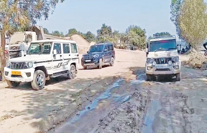 લાલપુરા નજીકની મહીસાગર નદીના પટમાં રેતી ખનન પર તવાઈ : 1 કરોડની મત્તા જપ્ત 1 - image