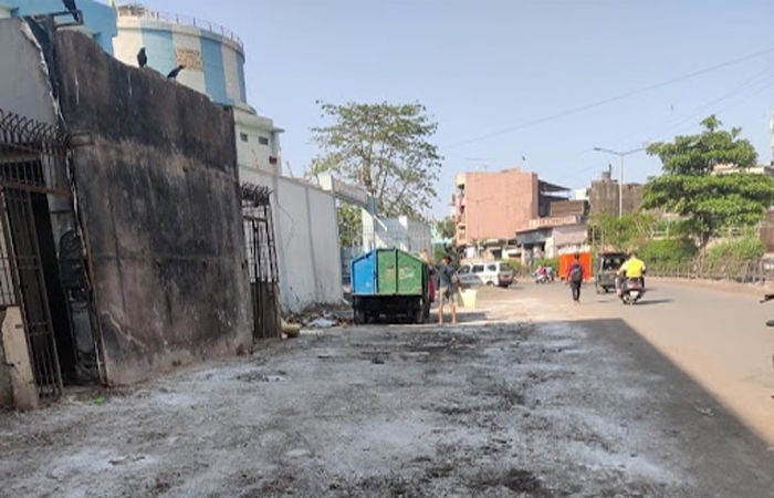 શહેરના કેટલાક ન્યુસન્સ પોઈન્ટ પર ફેંકાતો કચરો સ્વચ્છ સુરત મિશન માટે ખતરો 3 - image