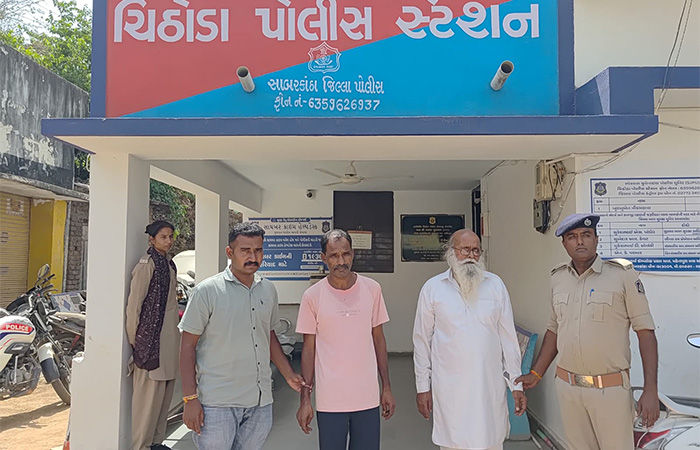 સાબરકાંઠામાં ખાખીનો સપાટો : વિજયનગરના લીમડા ગામે ખેતરમાંથી ઝડપાયું ગાંજાનું વાવેતર, 6 લાખનો મુદ્દામાલ જપ્ત 1 - image
