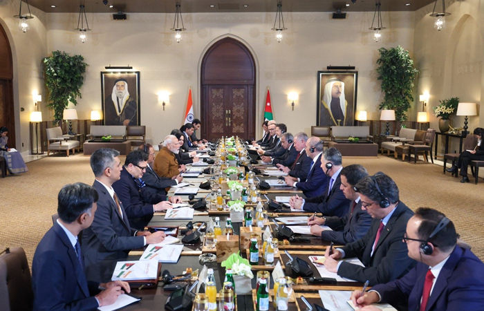 જોર્ડનના હુસૈનિયા પેલેસમાં PM મોદીનું ભવ્ય સ્વાગત, કિંગ અબ્દુલ્લા સાથે દ્વિપક્ષીય બેઠક 1 - image