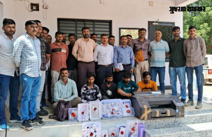 અમદાવાદમાં નકલી ચલણી નોટોના રેકેટનો પર્દાફાશ: ₹28.94 લાખની નકલી નોટો સાથે છ લોકોની ધરપકડ 1 - image