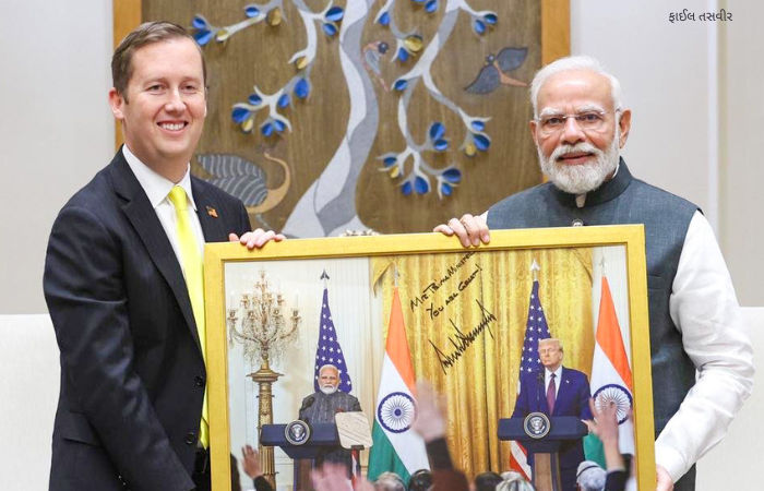 ટેરિફની ધમકીઓ વચ્ચે ટ્રમ્પના 'રાઈટ હેન્ડ'ની ભારતમાં એન્ટ્રી! બંને દેશોના સંબંધો અંગે આપ્યું મોટું નિવેદન 1 - image