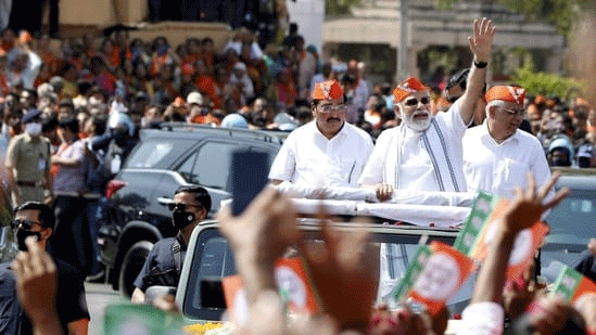 નિકોલના અપક્ષ ઉમેદવારને ઉમેદવારીપત્રક પાછું ખેંચી લેવા દબાણ કરાતા અન્ડરગ્રાઉન્ડ 1 - image