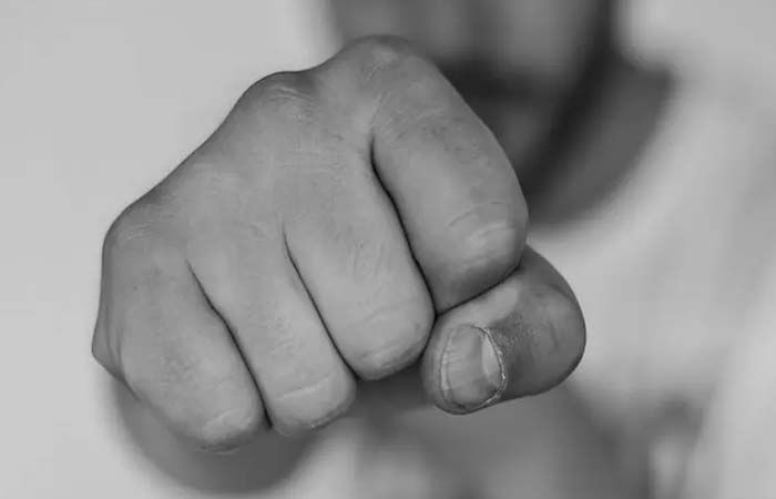 છાણીમાં સિક્યુરિટી જવાન પર હુમલો કરી ચપ્પુ બતાવી જાનથી મારી નાખવાની ધમકી 1 - image