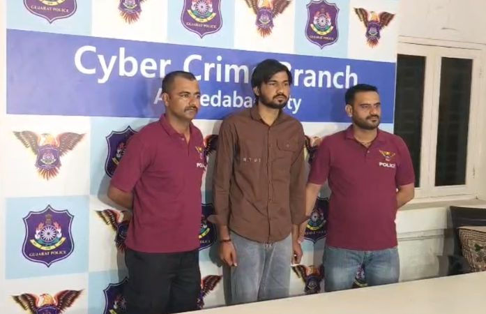 ગુજરાતમાંથી 1000થી વધુ સિમ કાર્ડ દુબઈ મોકલી સાઇબર કૌભાંડનું નેટવર્ક ઝડપાયું, 'ડિજિટલ અરેસ્ટ' ફ્રોડની તપાસમાં ઘટસ્ફોટ 1 - image