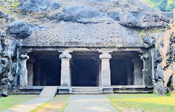 એક જ ખડકમાંથી કોતરાયેલી મુંબઈની એલિફન્ટાની ગુફાઓ 1 - image
