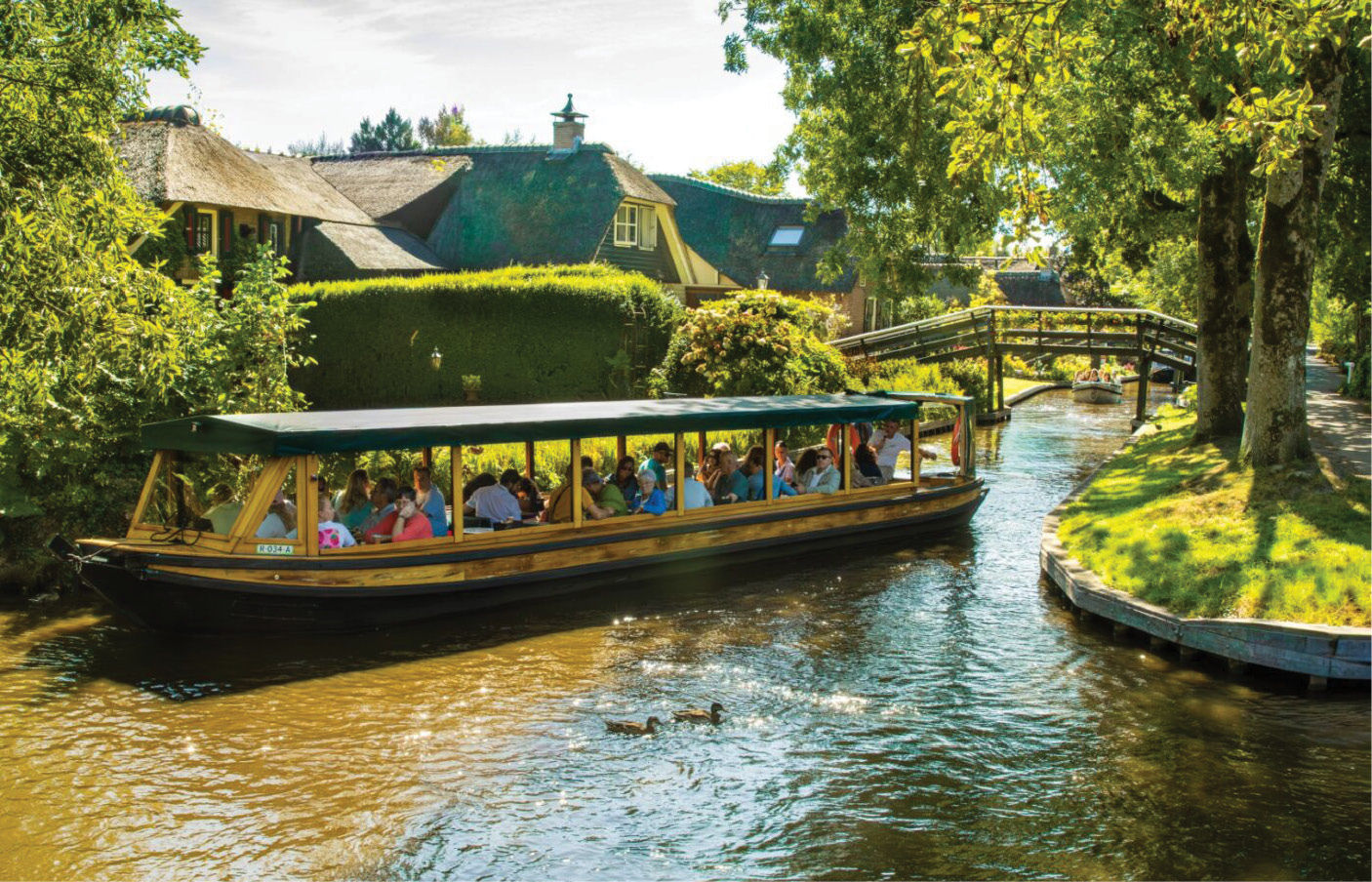 યુરોપના સાયલન્ટ વિલેજ ‘ગિથૂર્ન’ની ખામોશ દુનિયા, આધુનિકતાની દોડ વચ્ચે જળવાયેલી કુદરત 3 - image