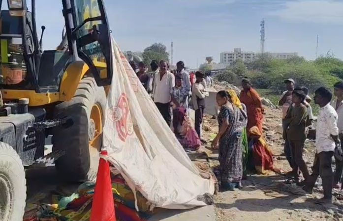 મહેસાણા: કડીના કલ્યાણપુર રોડ પર જેસીબીએ બે માસૂમ બાળકોને કચડ્યા, શ્રમિક પરિવારમાં ભારે આક્રંદ 2 - image