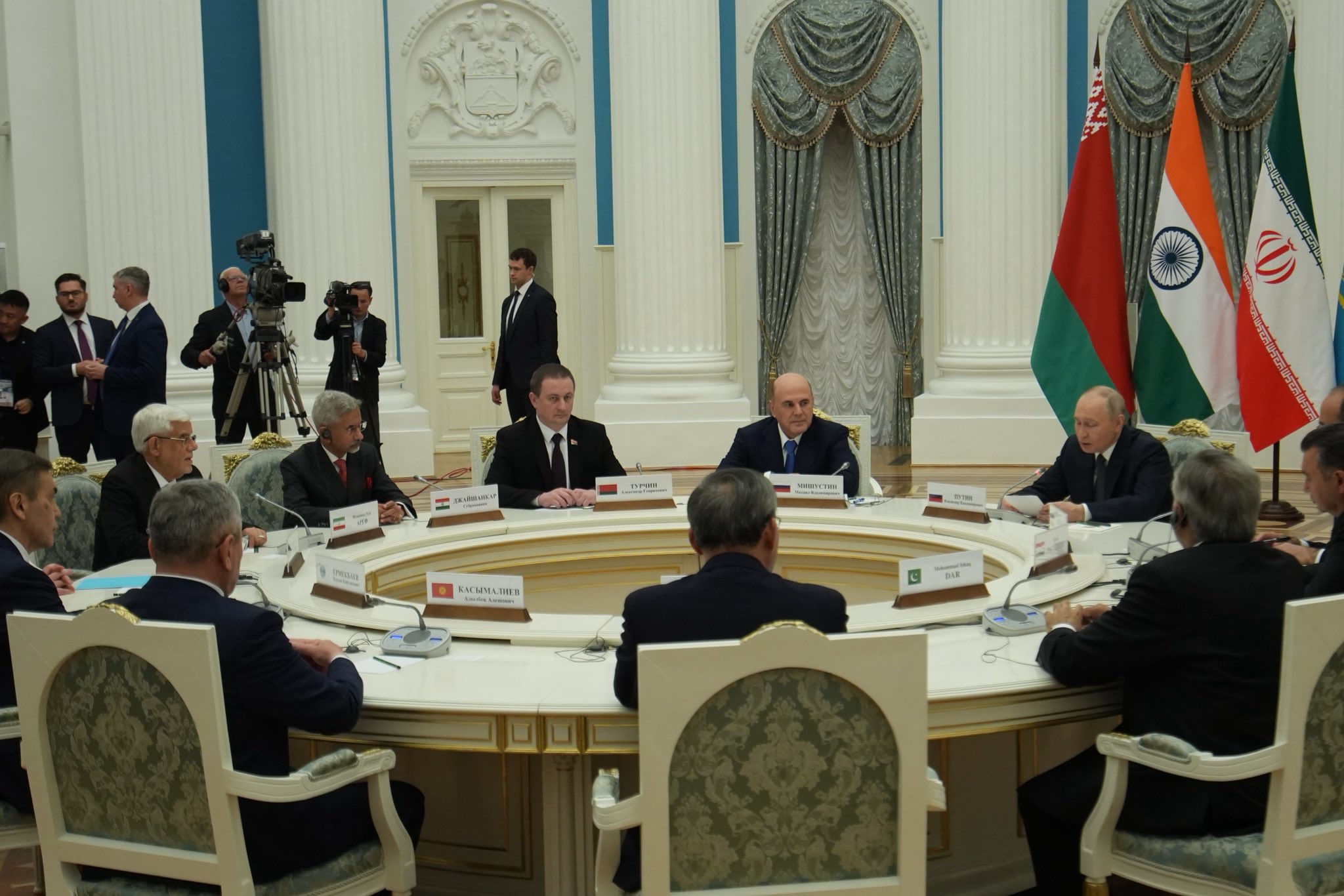 વિદેશ મંત્રી જયશંકરે કરી પુતિન સાથે મુલાકાત, SCO બેઠકમાં રશિયાના રાષ્ટ્રપ્રમુખે કહ્યું- 'પ્રભાવ વધારવો પડશે' 2 - image