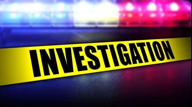 પર્વત વિલેજ બે બ્રિજ 2 નજીક મોપેડ રાઇડર યાર્ન વેપારી પર ફાયરિંગ - છબી