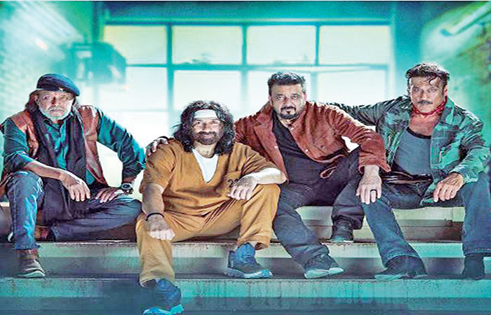 સની દેઓલની બે ફિલ્મો બાપ અને જન્મભૂમિ બંધ પડી ગઈ 1 - image