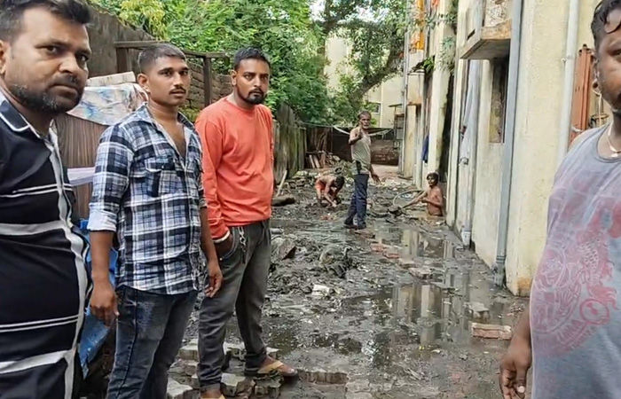 શહેરમાં અનેક વિસ્તારોમાં પ્રાથમિક સુવિધા મુદ્દે લોકો પરેશાન 3 - image