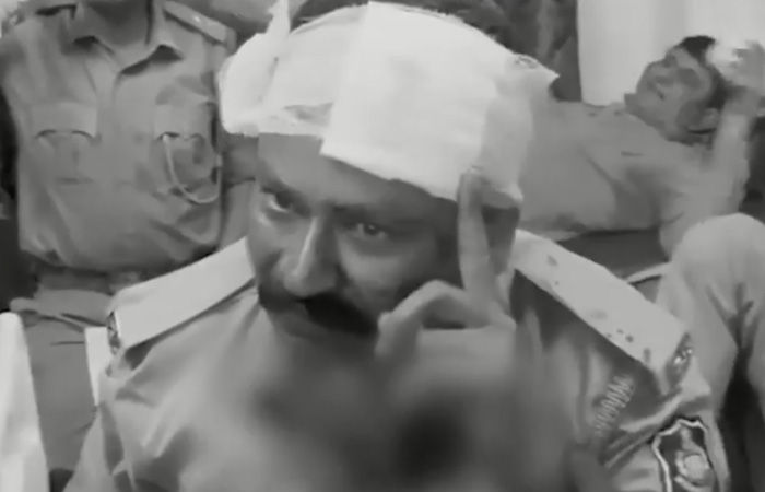 દાંતામાં પોલીસ-ફોરેસ્ટ અધિકારીની ટીમ પર પથ્થર અને તીર-કામઠાંથી હુમલો, 45થી વધુ જવાન ઘાયલ 2 - image