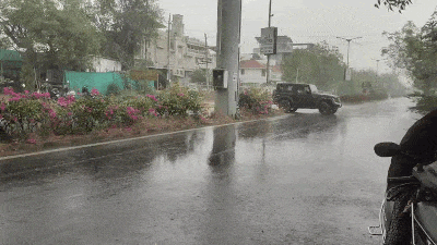ગુજરાતમાં કમોસમી વરસાદની આગાહી વચ્ચે અમદાવાદમાં માવઠું, આગામી 24 કલાક વાવાઝોડા જેવી સ્થિતિની આગાહી 2 - image