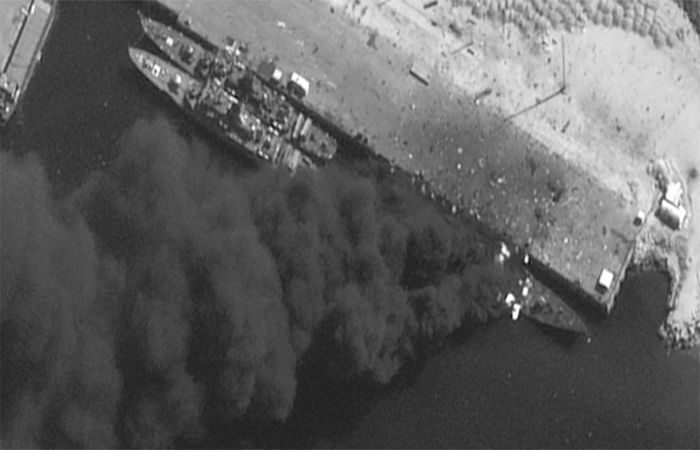 અમેરિકા-ઈઝરાયલે ઈરાનનાં કોનાર્કા નૌકા મથક પર હુમલો કર્યો : ઈરાનનાં યુદ્ધ જહાજને ડૂબાડયાં 1 - image