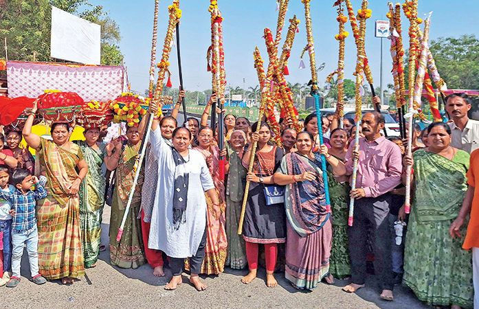 જય રણછોડના ગગનભેદી નાદ સાથે આજથી ડાકોરની પદયાત્રાનો પ્રારંભ, ભક્તિના સંગમથી વાતાવરણ જીવંત બનશે 1 - image