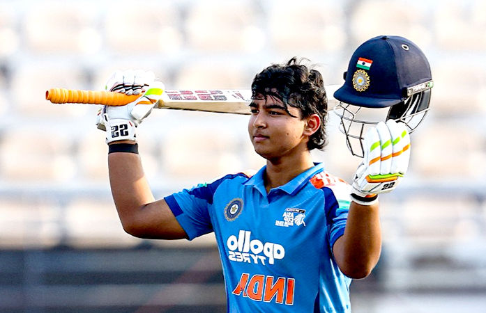 ફરી એકવાર વૈભવ સૂર્યવંશીએ કરી કમાલ, 42 બોલમાં ફટકાર્યા 114 રન 1 - image