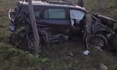 કર્ણાટકમાં ભયંકર કાર અકસ્માત, IAS ઓફિસર સહિત તેમના બે ભાઈ કાળને ભેટ્યાં 3 - image