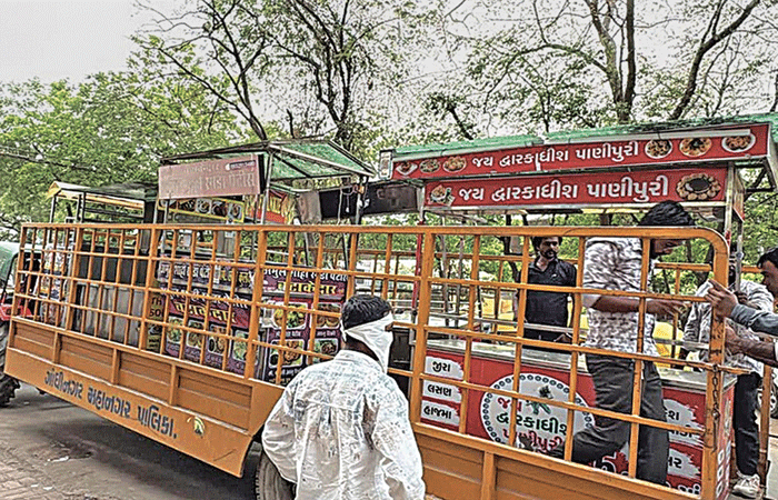 ભાઈજીપુરા નજીક સર્વિસ રોડ ઉપર ટ્રાફિકને અડચણરૃપ દબાણો દૂર કરાયા 1 - image