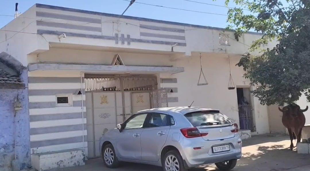 સુરેન્દ્રનગરમાં કલેક્ટર સહિતના અધિકારીઓ ઈડીની ઝપેટમાં, ₹1500 કરોડના કૌભાંડની આશંકા 4 - image