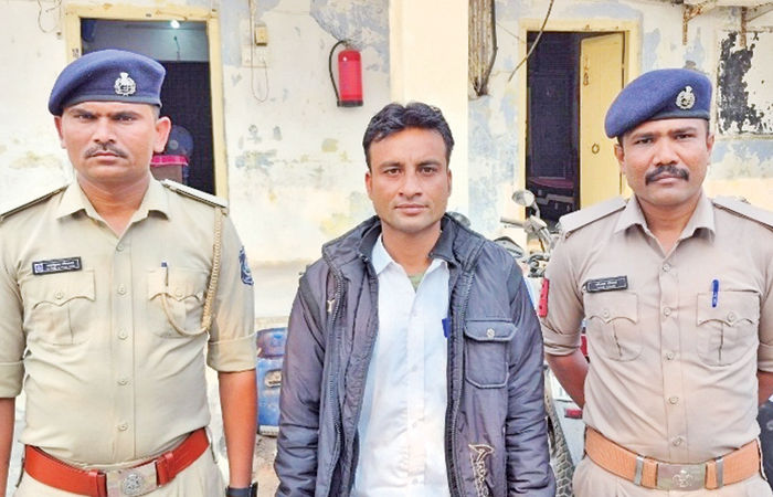 તારાપુરના રીંઝા ગામેથી પશ્ચિમ બંગાળનો નકલી ડૉક્ટર ઝડપાયો 1 - image