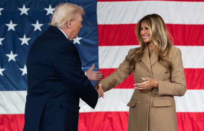 ટ્રમ્પના લગ્ન જીવનમાં ભંગાણની અટકળો, એપસ્ટિન ફાઈલ્સ અંગે ફર્સ્ટ લેડી મેલેનિયાની પહેલી પ્રતિક્રિયા 3 - image