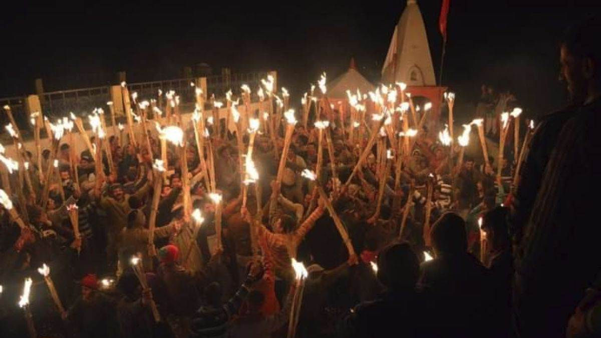 1 કે 2 નહીં પણ 200 ગામડાના લોકો મહિના પછી દિવાળી મનાવશે, કારણ જાણીને ચોંકી જશો 1 - image