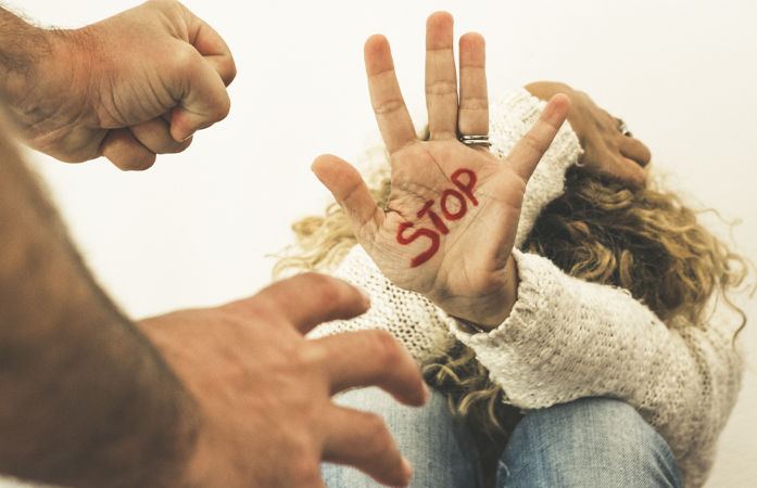 ગુરુગ્રામમાં નોકરી શોધતી મહિલાને જાળમાં ફસાવી સામૂહિક દુષ્કર્મ, પોલીસવાળો જ મુખ્ય આરોપી 1 - image