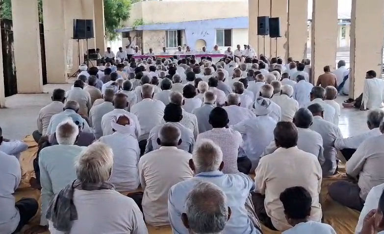 કપાસની આયાત ડ્યુટી રદ કરવાના નિર્ણય સામે બોટાદમાં ખેડૂતોનો વિરોધ, ઉગ્ર આંદોલનની ચીમકી 2 - image