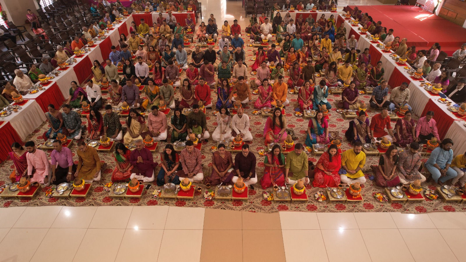 અમદાવાદના વિશ્વ ઉમિયાધામ મંદિરમાં કળશ પૂજન, 108 નદીના જળથી ભરેલા કળશનું ગર્ભગૃહમાં સ્થાપન 2 - image