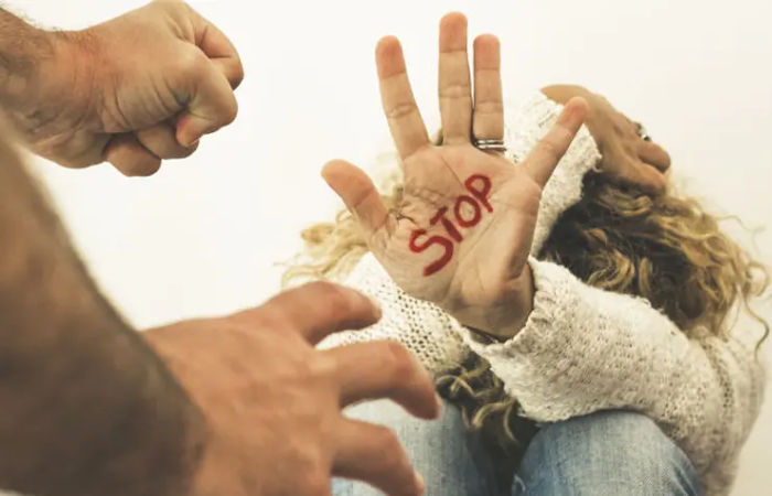 Three men abuse woman throw stones at her house in Fatewadi