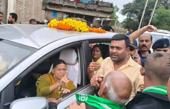 Rabri Devi Roadshow In Raghopur