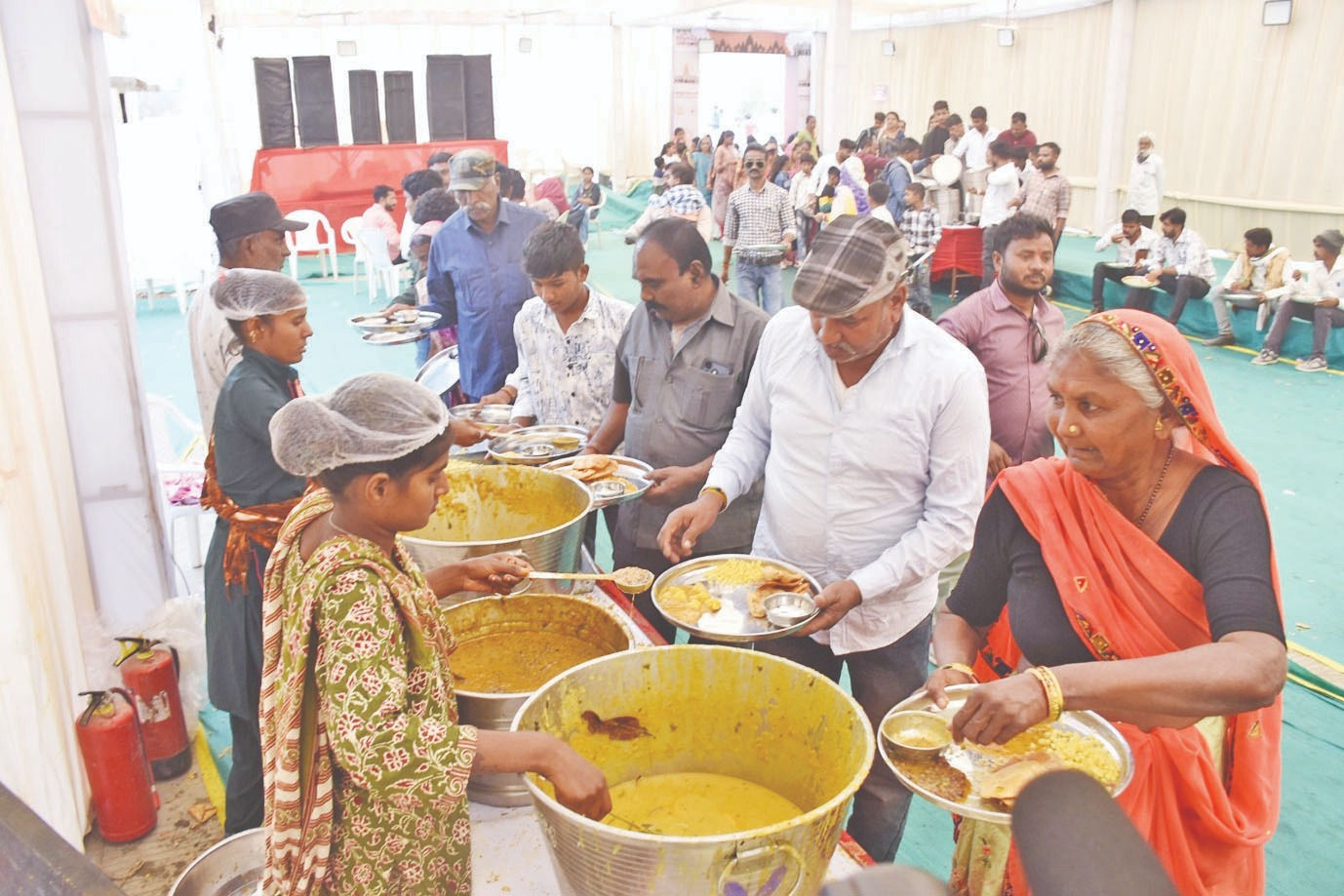 51 શક્તિપીઠ પરિક્રમા મહોત્સવ નિર્વિઘ્ને સંપન્ન, ત્રણ દિવસમાં 3 લાખથી વધુ ભક્તોએ પરિક્રમાનો લીધો લાભ 3 - image