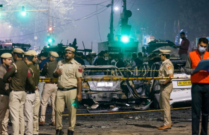 દિલ્હી બ્લાસ્ટ અંગે મોટો નિર્ણય, કેસની તપાસ NIA ને સોંપાઈ, કાશ્મીરથી ત્રણની અટકાયત 1 - image