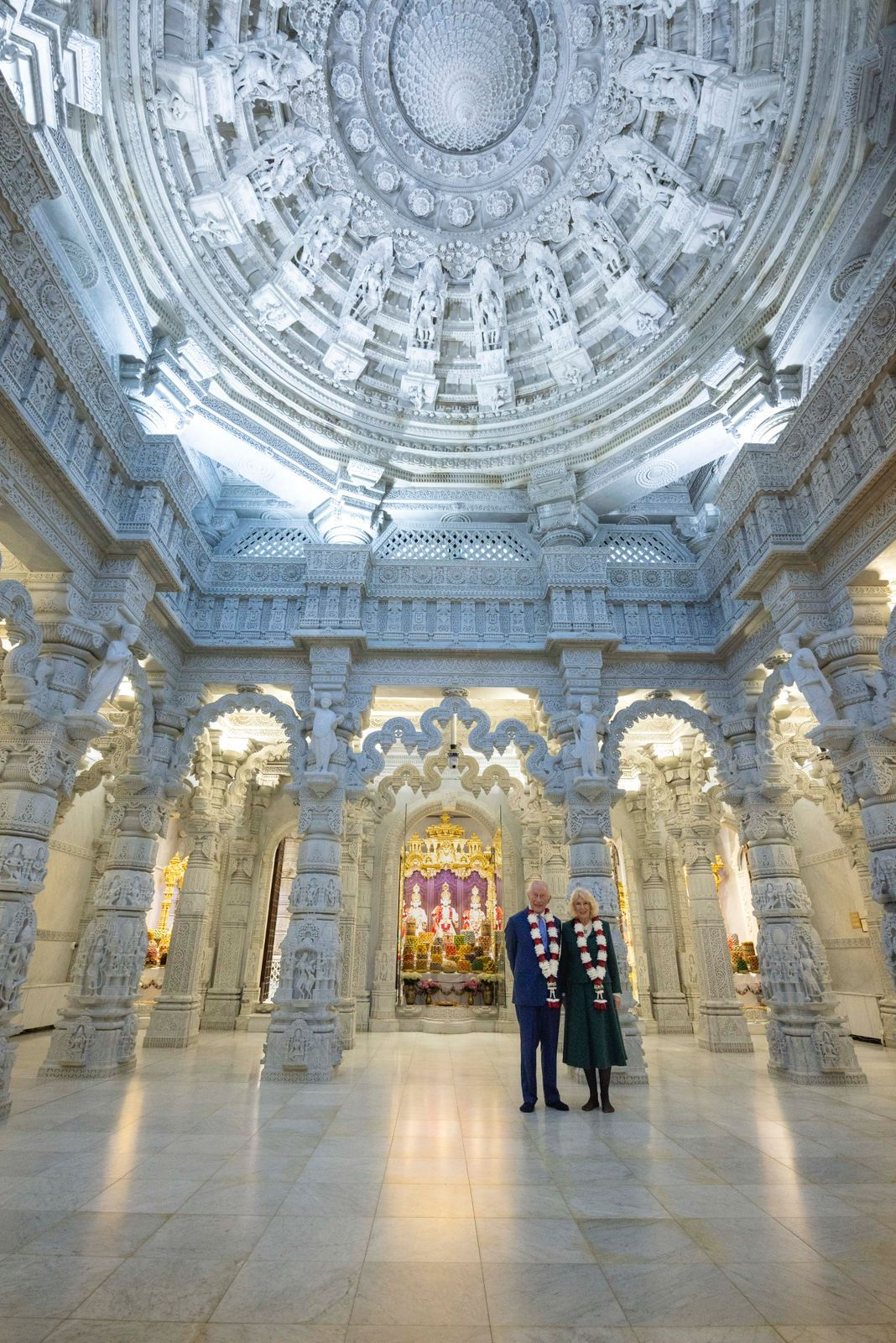 બ્રિટનના કિંગ ચાર્લ્સે લંડનમાં BAPS સ્વામિનારાયણ મંદિરમાં કર્યા દર્શન, મહંત સ્વામીએ પત્ર લખી આપ્યા આશીર્વાદ 6 - image