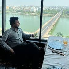 તોડબાજીનો ગુનો નોંધાતા દીર્ઘાયુ પત્રકાર યુવતીની કાર લઇને  ફરાર થયો 3 - image