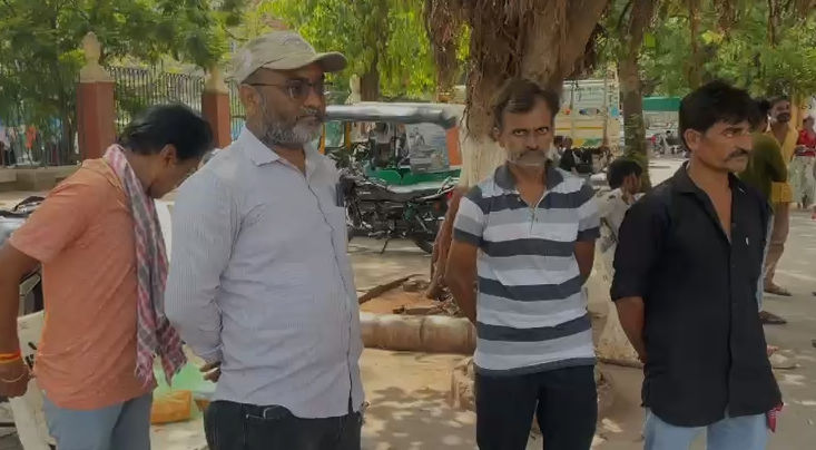 દિલ્હી-મુંબઈ એક્સપ્રેસ હાઈવે લોહીલુહાણ, ત્રિપલ અકસ્માતમાં કારનો બુકડો બોલાયો, 4 લોકોના મોત 2 - image