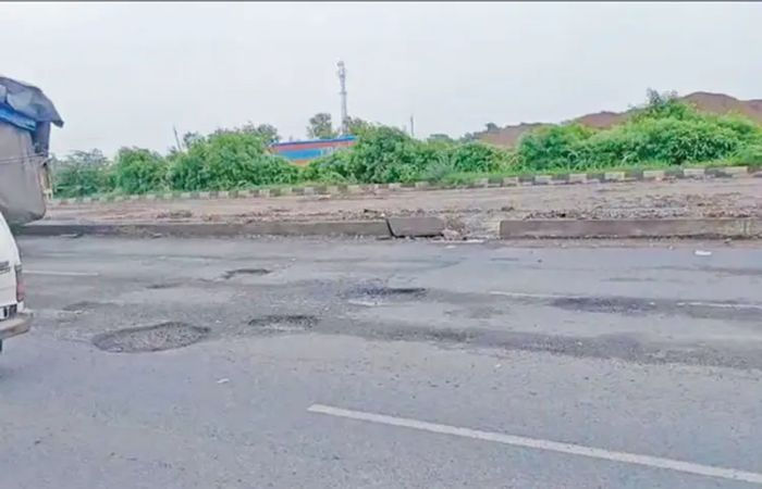 Gujarat suffers as 3000 kms of roads washed away in rains contractors safe
