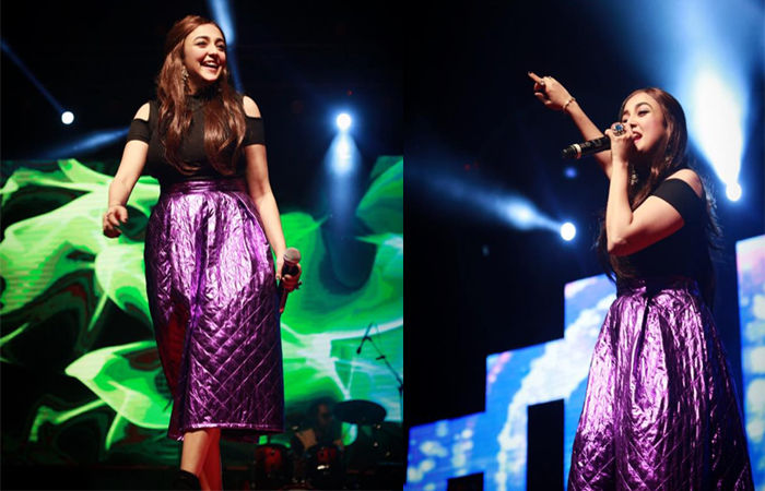 લાઈવ કોન્સર્ટમાં સિંગર મોનાલી ઠાકુરની તબિયત લથડી, હોસ્પિટલમાં દાખલ 1 - image