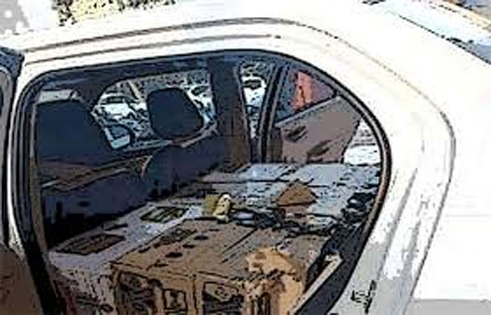 પડવા ગામ નજીક વિદેશી દારૂ ભરેલી કાર સાથે એક શખ્સ ઝડપાયો 1 - image