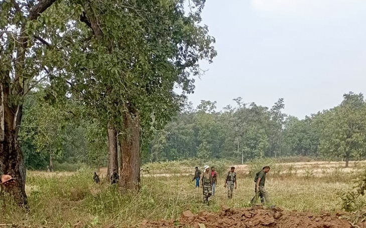 24 Maoists carrying  ₹84 lakh bounty surrender in Bijapur