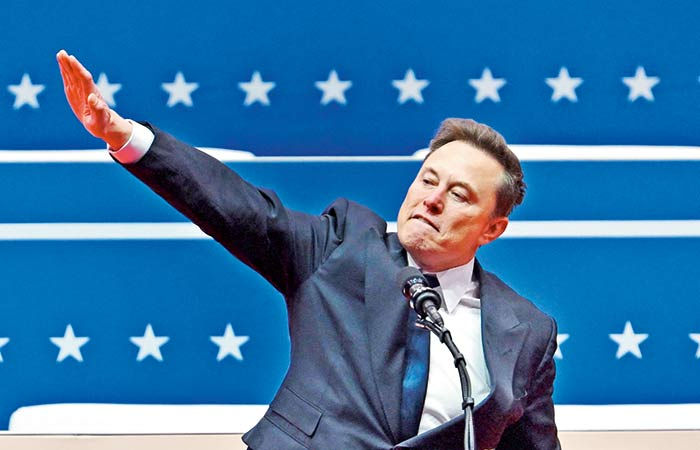 ઇલોન મસ્કે 'નાઝી સેલ્યૂટ' કરતા ભારે ટીકા, ટ્રમ્પના સમર્થકોનો ઉત્સાહ વધારવાના ચક્કરમાં ભાન ભૂલ્યાં 1 - image