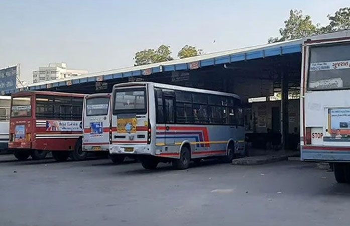 ગુજરાત ST નિગમ દેવાદાર, 4000 કરોડથી વધુની ખોટ, ખાનગી ટ્રાવેલ્સ-વાહનોનો દબદબો! 1 - image