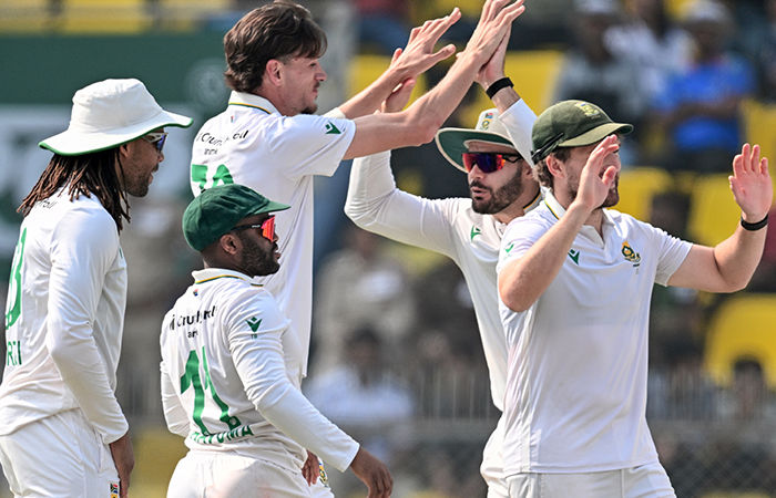 IND vs SA | ટીમ ઈન્ડિયાના ધબડકા બાદ સુદર્શન-જાડેજાની જોડી ક્રીઝ પર ટકી, સ્કોર 82/5 1 - image