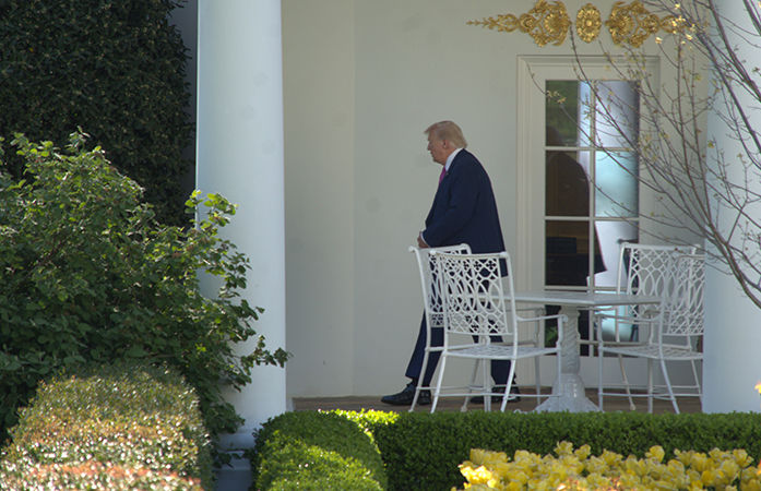 અમેરિકામાં મિડ-ટર્મ ચૂંટણીમાં મોટા ઉલટફેરના એંધાણ! ઈરાન સંઘર્ષ બાદ ટ્રમ્પની લોકપ્રિયતામાં રેકોર્ડ ઘટાડો